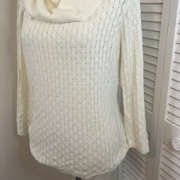 Jones Wear New York Cream Ivory Long Sleeved Turtleneck Cable Knit Sweater - Picture 4 of 10